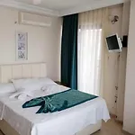 Bed & Breakfast Pembe Koesk