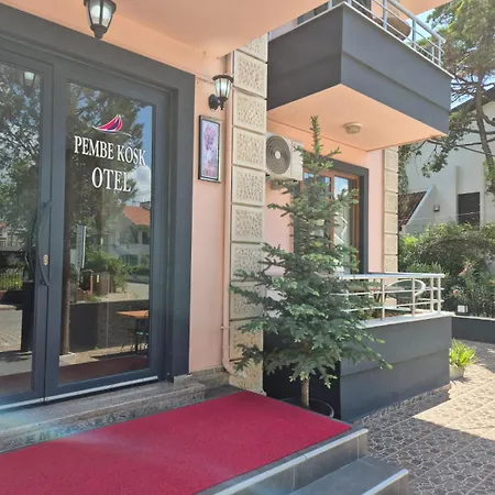 Pembe Koesk Couette-café Akçay